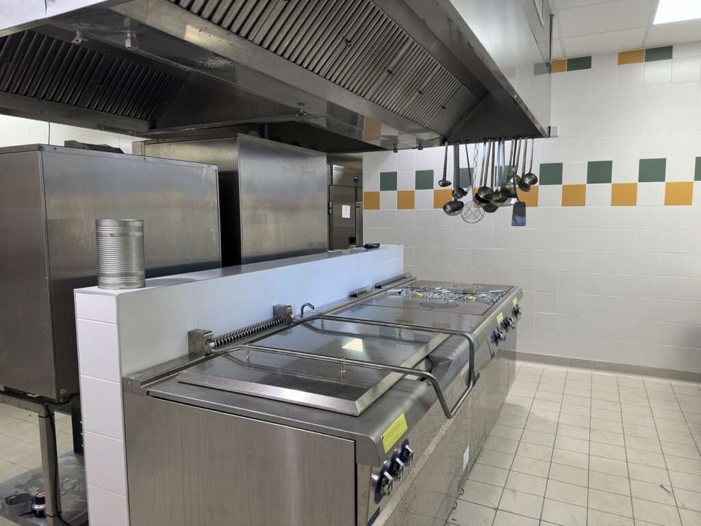 Eléments de cuisson de la cuisine du centre La Ruche La Salle