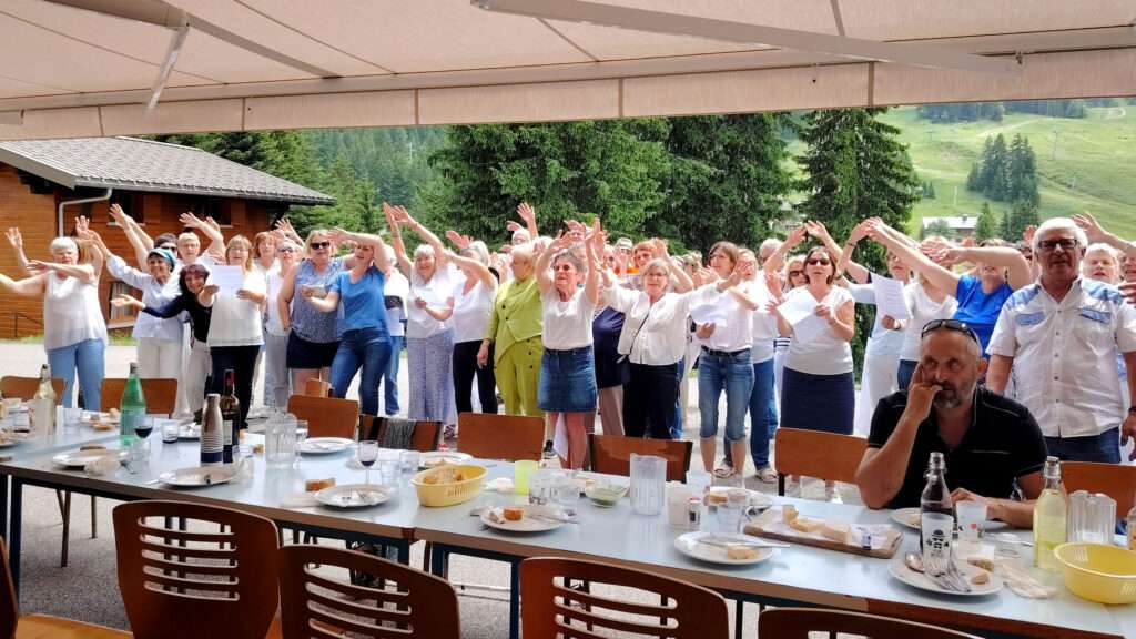 Un déjeuner en plein air au centre La Ruche La Salle